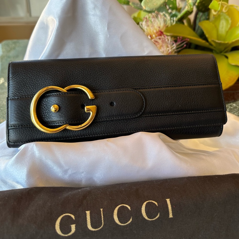EUC, Vintage Gucci Clutch. Black Pebble Grain W/ dust bag
